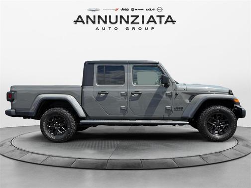 2022 Jeep Gladiator Sport