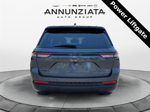 2022 Jeep Grand Cherokee Altitude