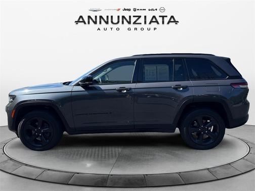 2022 Jeep Grand Cherokee Altitude