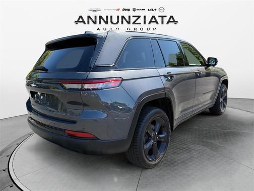 2022 Jeep Grand Cherokee Altitude