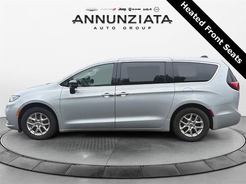 2024 Chrysler Pacifica Touring-L