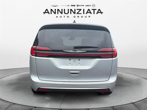 2024 Chrysler Pacifica Touring-L