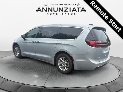 2024 Chrysler Pacifica Touring-L
