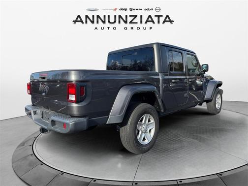 2022 Jeep Gladiator Sport