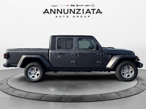 2022 Jeep Gladiator Sport