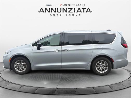 2024 Chrysler Pacifica Touring-L