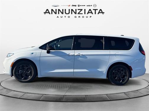 2023 Chrysler Pacifica Hybrid Limited