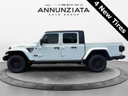 2022 Jeep Gladiator Sport