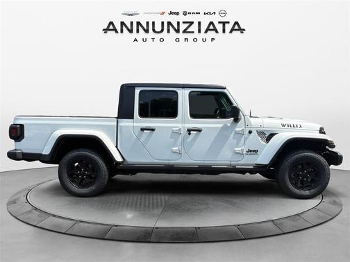 2022 Jeep Gladiator Sport
