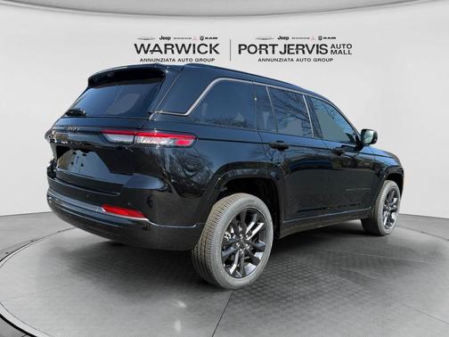 Diamond Black 2026 Jeep Grand Cherokee Limited