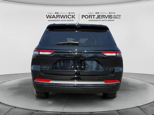 Diamond Black 2026 Jeep Grand Cherokee Limited