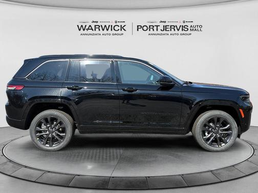 Diamond Black 2026 Jeep Grand Cherokee Limited