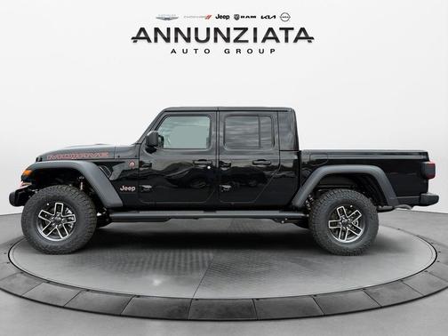 Black Clearcoat 2026 Jeep Gladiator Mojave