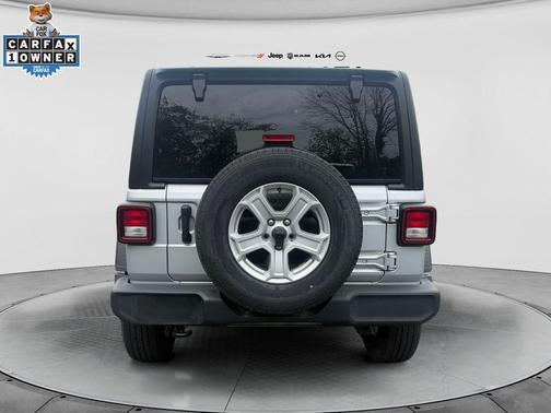 Silver Zynith Clearcoat 2022 Jeep Wrangler Unlimited Sport