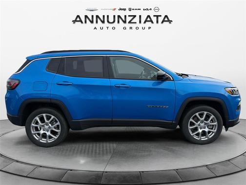 2023 Jeep Compass Latitude Lux