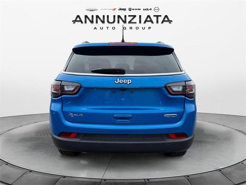 2023 Jeep Compass Latitude Lux