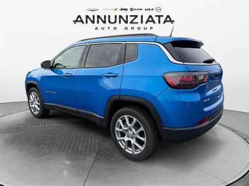 2023 Jeep Compass Latitude Lux