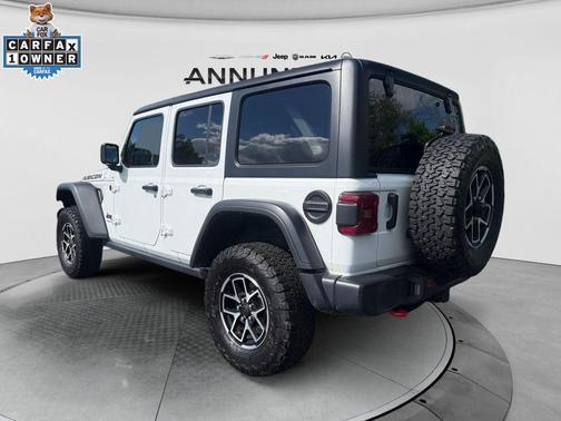 Bright White Clearcoat 2025 Jeep Wrangler Rubicon