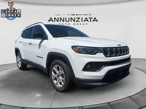 Bright White Clearcoat 2025 Jeep Compass Latitude