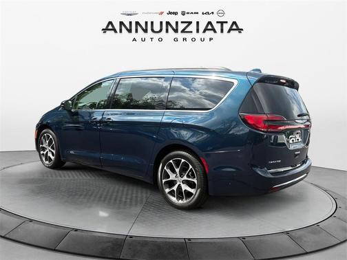 2022 Chrysler Pacifica Touring-L