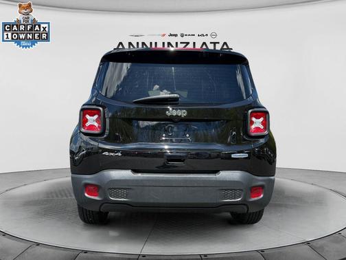 Black Clearcoat 2021 Jeep Renegade Latitude
