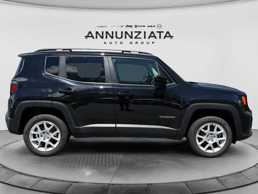 Black Clearcoat 2021 Jeep Renegade Latitude