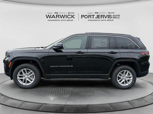 Diamond Black 2026 Jeep Grand Cherokee Laredo X
