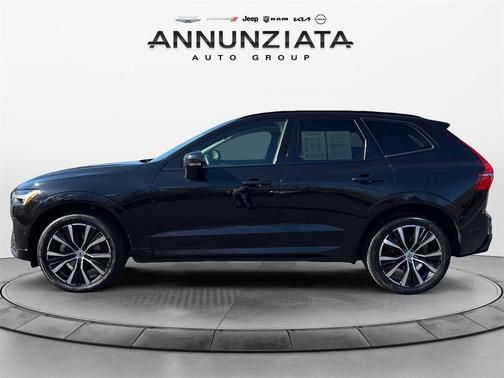 2024 Volvo XC60 B5 Plus Dark Theme