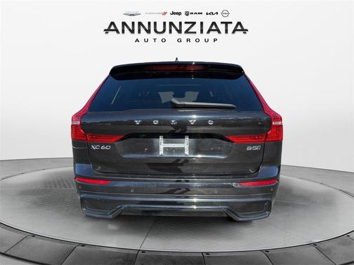 2024 Volvo XC60 B5 Plus Dark Theme