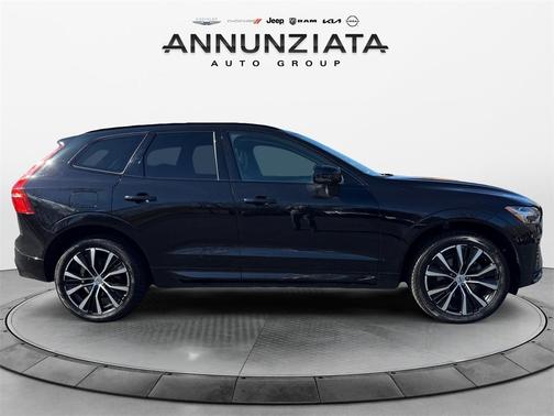 2024 Volvo XC60 B5 Plus Dark Theme