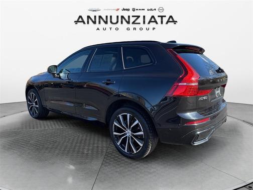 2024 Volvo XC60 B5 Plus Dark Theme