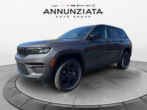 2025 Jeep Grand Cherokee Laredo