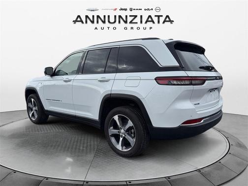 2022 Jeep Grand Cherokee 4xe Base