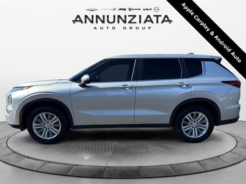 2022 Mitsubishi Outlander ES