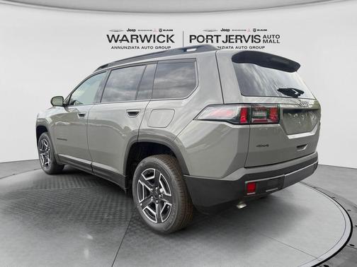 Sting Gray Clearcoat 2026 Jeep Cherokee LAREDO/LIMITED