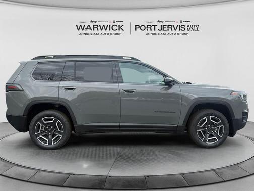 Sting Gray Clearcoat 2026 Jeep Cherokee LAREDO/LIMITED