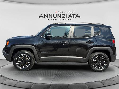 Black Clearcoat 2023 Jeep Renegade Latitude