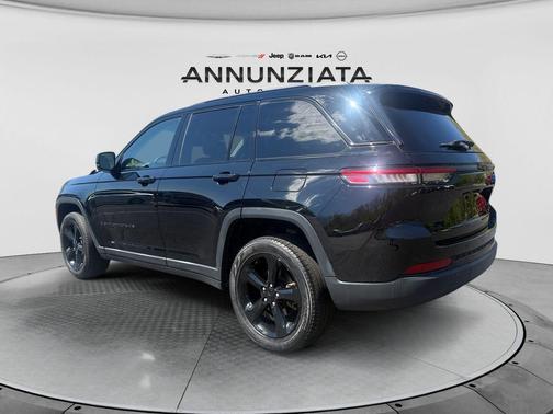 Diamond Black 2023 Jeep Grand Cherokee Limited
