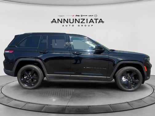 Diamond Black 2023 Jeep Grand Cherokee Limited