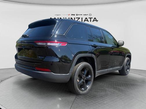 Diamond Black 2023 Jeep Grand Cherokee Limited