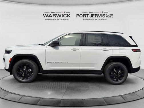 2026 Jeep Grand Cherokee Laredo