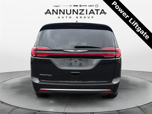 2023 Chrysler Pacifica Touring-L