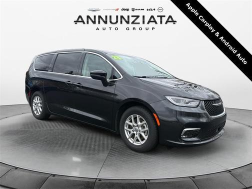 2023 Chrysler Pacifica Touring-L