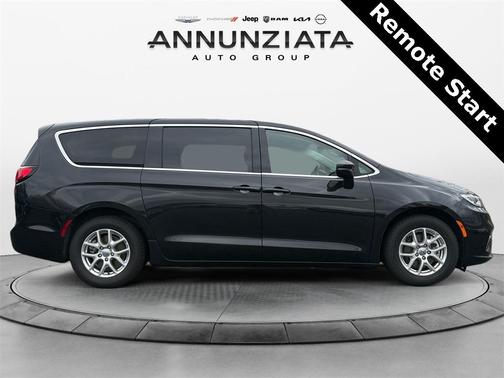 2023 Chrysler Pacifica Touring-L