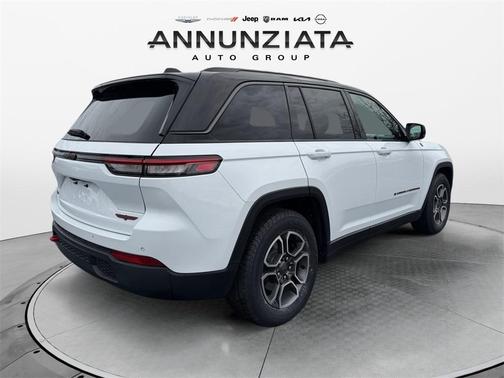 2022 Jeep Grand Cherokee Trailhawk