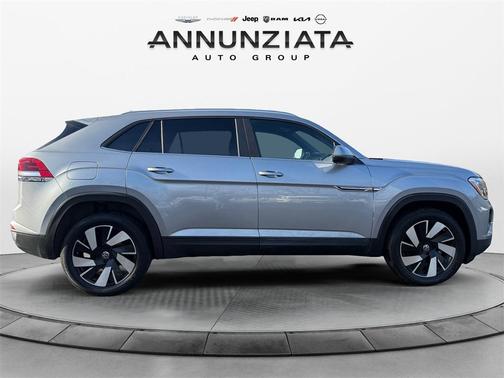 2024 Volkswagen Atlas Cross Sport 2.0T SE w/Technology