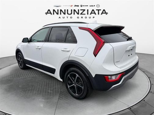 2023 Kia Niro EX