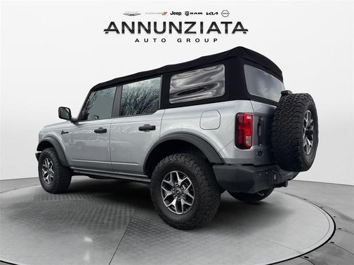 2023 Ford Bronco Base
