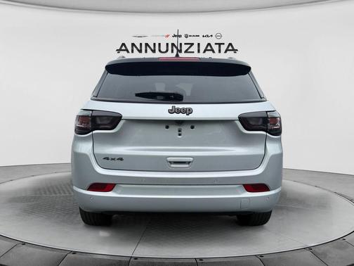 Silver Zynith 2025 Jeep Compass Limited