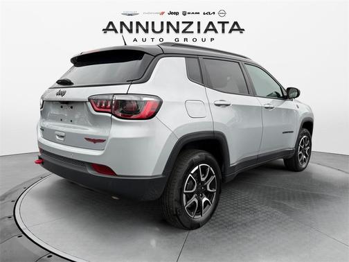 2024 Jeep Compass Trailhawk